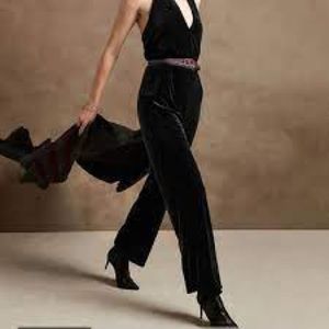 NWT Banana Republic black velvet backless halter jumpsuit sz 2 petite